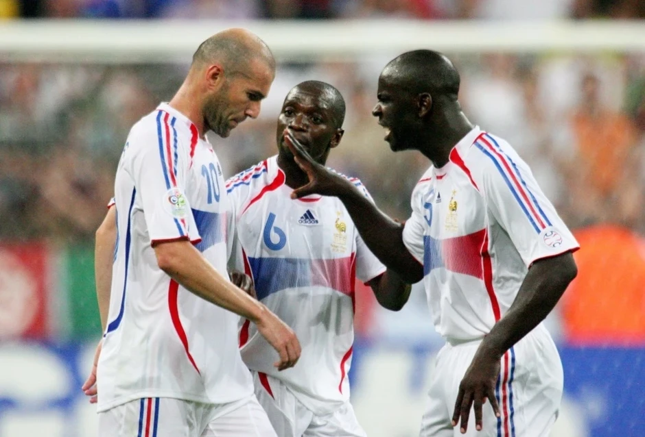 Ngày này năm xưa: Làm thế nào lão tướng Zidane khắc chế cả hàng tiền vệ Brazil? Ngày này năm xưa: Làm thế nào lão tướng Zidane khắc chế cả hàng tiền vệ Brazil?