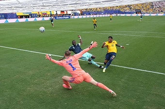 Nghịch lý ở trận chiến Đức vs Paraguay