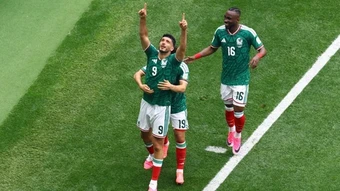 Nhà đài Fox bị chỉ trích vì phát quảng cáo giữa trận khai mạc World Cup