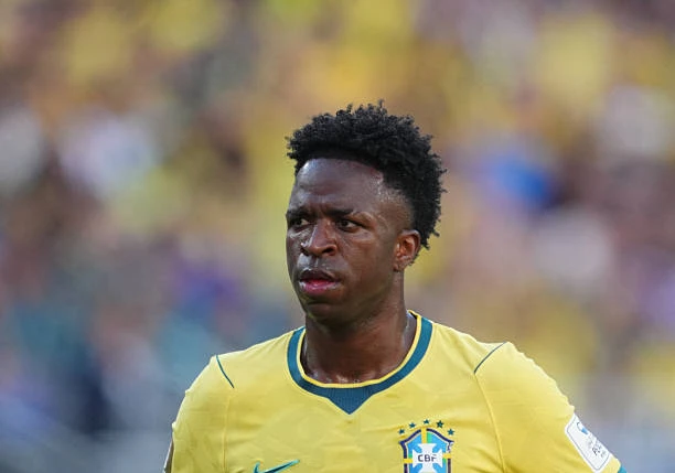Nhật ký World Cup 2026 sáng 15/6: FIFA trả đủ lương cho trọng tài bị trục xuất; Vinicius gặp rắc rối ở họp báo Nhật ký World Cup 2026 sáng 15/6: FIFA trả đủ lương cho trọng tài bị trục xuất; Vinicius gặp rắc rối ở họp báo