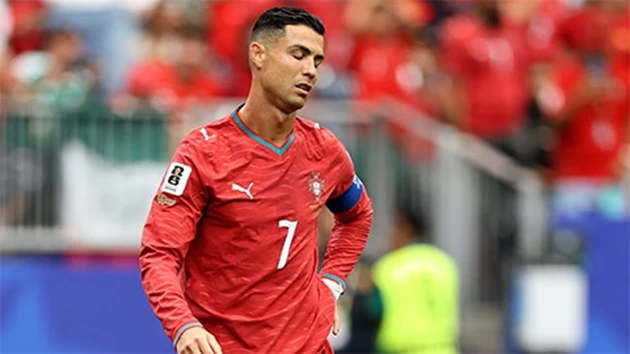 Nhật ký World Cup 2026 tối 19/6: Neuer giã từ tuyển Đức, Ronaldo hứng bão chỉ trích Nhật ký World Cup 2026 tối 19/6: Neuer giã từ tuyển Đức, Ronaldo hứng bão chỉ trích