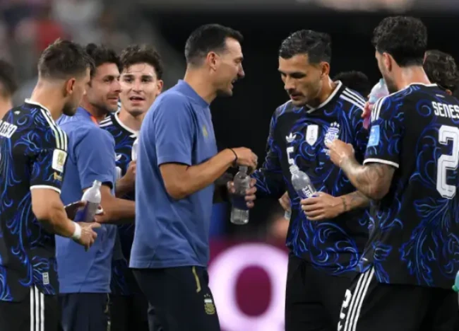 Nhật ký World Cup 2026 tối 4/7: Pháp mất Tchouameni ở vòng 16 đội; Messi chấn thương vùng đầu Nhật ký World Cup 2026 tối 4/7: Pháp mất Tchouameni ở vòng 16 đội; Messi chấn thương vùng đầu