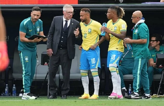 Nhật ký World Cup 2026 tối 6/7: Báo chí Brazil chỉ trích Carlo Ancelotti; Huyền thoại Mexico chê tuyển Anh thắng rùa Nhật ký World Cup 2026 tối 6/7: Báo chí Brazil chỉ trích Carlo Ancelotti; Huyền thoại Mexico chê tuyển Anh thắng rùa
