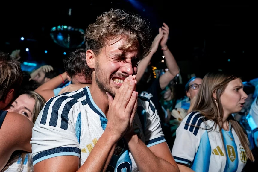 Nốt trầm của người Anh giữa khúc ca khải hoàn Argentina Nốt trầm của người Anh giữa khúc ca khải hoàn Argentina