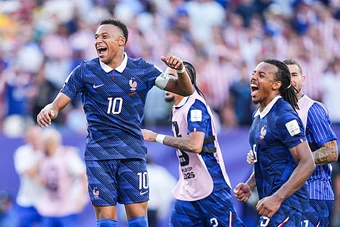 Nước cờ của Deschamps giúp Pháp khuất phục Paraguay