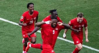 Nước cờ nhân sự giúp Canada chia điểm với Bosnia