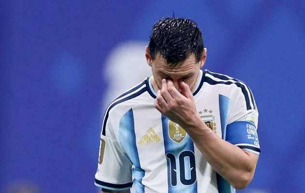 Nước mắt giải tỏa và chương mới của vĩ nhân Messi Nước mắt giải tỏa và chương mới của vĩ nhân Messi