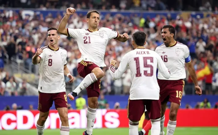 Oyarzabal nổ súng, Tây Ban Nha hạ Pháp giành vé vào chung kết World Cup
