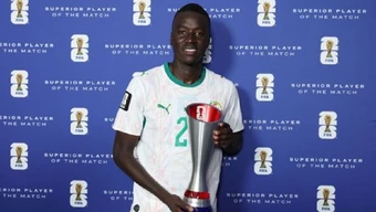 Pape Gueye rời tuyển Senegal vì mâu thuẫn với HLV ở World Cup