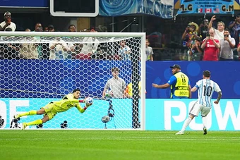 Petit lý giải vì sao Messi không bao giờ mất quyền đá penalty ở Argentina