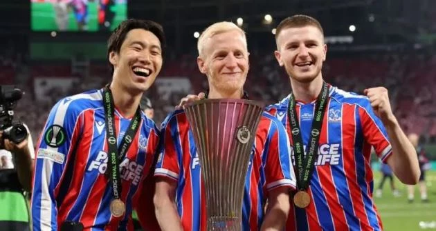 Phản ứng của Adam Wharton sau khi bị Tuchel gạch tên Phản ứng của Adam Wharton sau khi bị Tuchel gạch tên