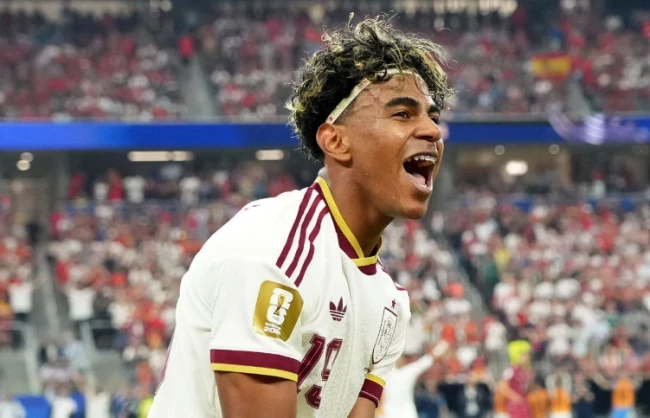 Pháp 0-1 Tây Ban Nha: La Roja nắm thế chủ động Pháp 0-1 Tây Ban Nha: La Roja nắm thế chủ động