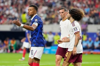 Pháp 0-2 Tây Ban Nha: La Roja vào chơi trận chung kết World Cup