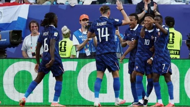 Pháp vượt qua bài kiểm tra khó nhất World Cup trước Paraguay Pháp vượt qua bài kiểm tra khó nhất World Cup trước Paraguay
