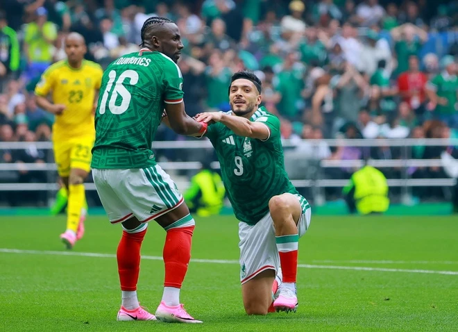 Raul Jimenez và giọt nước mắt tái sinh ở World Cup Raul Jimenez và giọt nước mắt tái sinh ở World Cup