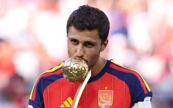 Rodri đập tan hoài nghi để đoạt Quả bóng vàng World Cup