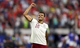 Rodri xô đổ kỷ lục của Xavi và lời cảnh báo gửi tới Messi