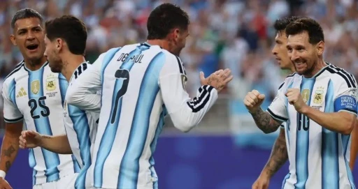 Rodrigo De Paul ngả mũ với màn trình diễn của Messi Rodrigo De Paul ngả mũ với màn trình diễn của Messi