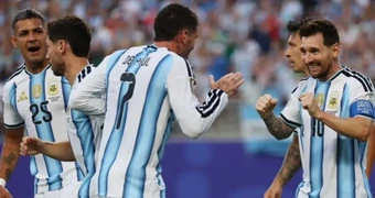 Rodrigo De Paul ngả mũ với màn trình diễn của Messi
