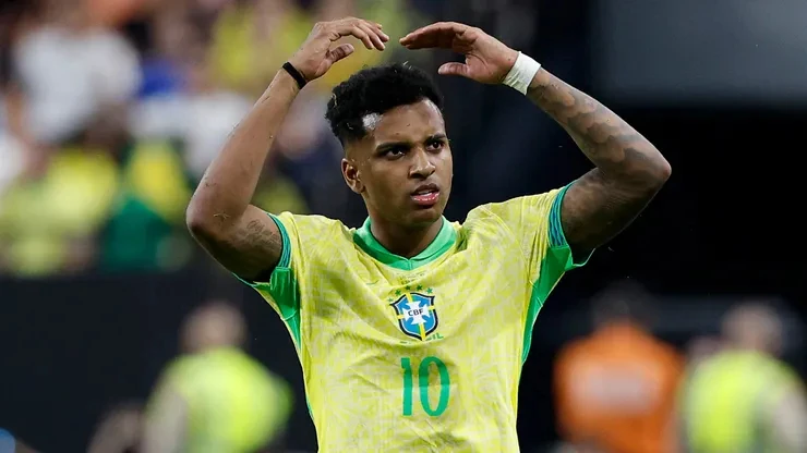 Rodrygo tiết lộ cách sao Brazil sinh tồn trước áp lực mạng Rodrygo tiết lộ cách sao Brazil sinh tồn trước áp lực mạng