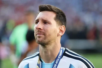 Ronaldo ngầm chỉ trích FIFA thiên vị Messi và đồng đội