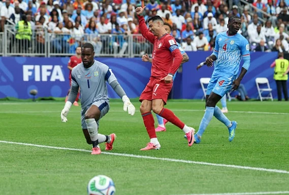 Ronaldo tàng hình, Bồ Đào Nha bị Congo cầm chân ở World Cup Ronaldo tàng hình, Bồ Đào Nha bị Congo cầm chân ở World Cup