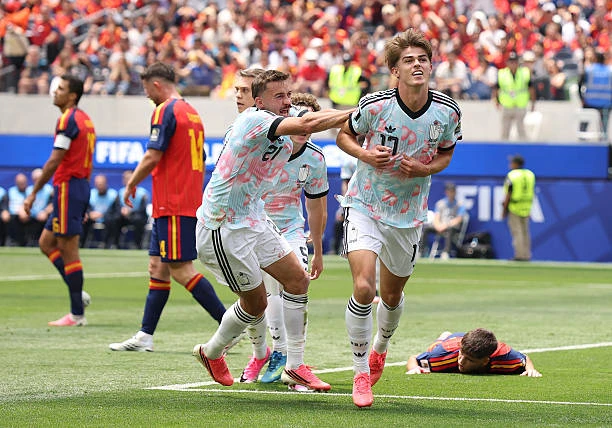 Sai lầm của Senne Lammens đưa Tây Ban Nha vào bán kết World Cup Sai lầm của Senne Lammens đưa Tây Ban Nha vào bán kết World Cup