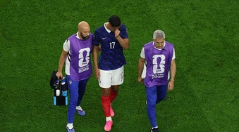 Saliba thừa nhận hỏng lưng khi rời sân bán kết World Cup