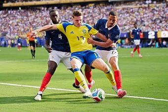 Saliba và Upamecano tái định nghĩa hàng phòng ngự tuyển Pháp