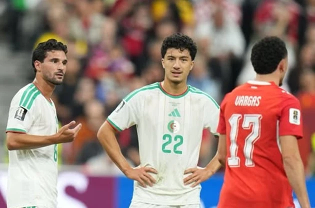 Sao gốc Việt sút hụt bóng trong ngày Algeria ngậm ngùi rời World Cup Sao gốc Việt sút hụt bóng trong ngày Algeria ngậm ngùi rời World Cup