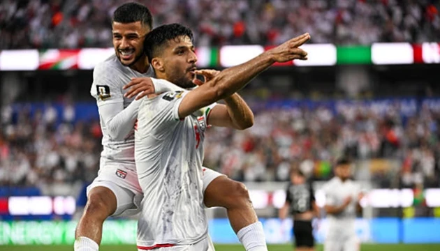 Sao Iran bác bỏ cáo buộc ăn mừng kiểu bắn súng tại World Cup Sao Iran bác bỏ cáo buộc ăn mừng kiểu bắn súng tại World Cup