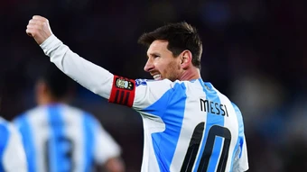 Scaloni xoa dịu nỗi lo chấn thương của Messi trước thềm World Cup