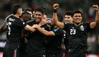 Soi trận CH Séc vs Mexico: Narodak nỗ lực lách qua khe cửa hẹp