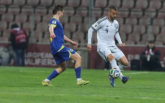 Spinazzola bật khóc xin lỗi người hâm mộ sau thất bại của Ý