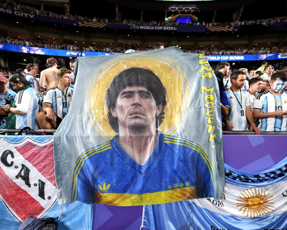 Sức mạnh tâm linh của Maradona tiếp sức Argentina đấu Anh Sức mạnh tâm linh của Maradona tiếp sức Argentina đấu Anh