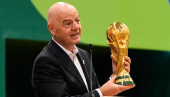 Sức nóng chính trị phủ bóng kỳ World Cup kỷ lục