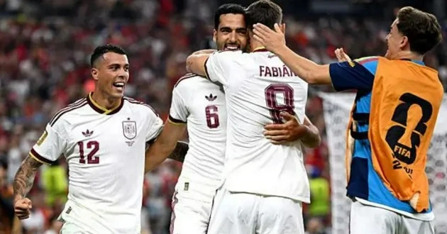 Tây Ban Nha viết lại lịch sử World Cup bằng hàng thủ Tây Ban Nha viết lại lịch sử World Cup bằng hàng thủ