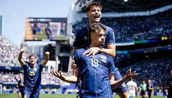 Thần đồng 18 tuổi rực sáng, Bosnia thắng Qatar 3-1 để tiễn đại diện Châu Á về nước