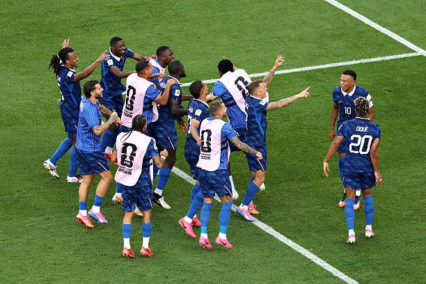 Thắng tối thiểu Paraguay, tuyển Pháp giành vé vào tứ kết World Cup Thắng tối thiểu Paraguay, tuyển Pháp giành vé vào tứ kết World Cup