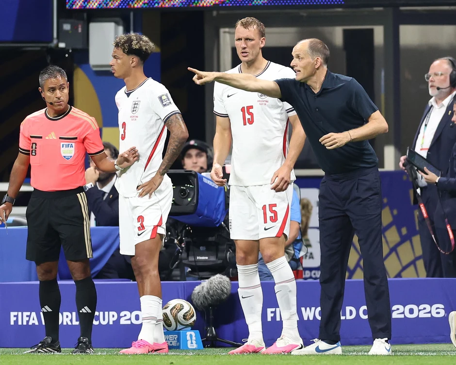 Thomas Tuchel không thể một mình gánh thất bại của bóng đá Anh