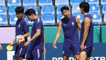 Tịt ngòi 2 trận, Son Heung-min mất suất đá chính trước Nam Phi