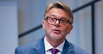 Troussier khen Nhật Bản hòa Hà Lan như một chiến thắng