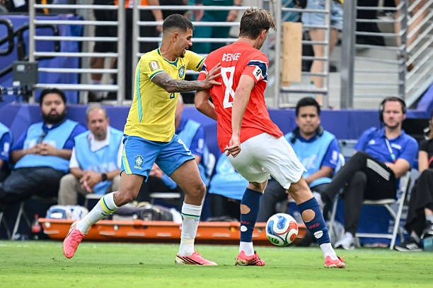 Trục giữa bất ổn khiến Brazil sớm dừng bước tại World Cup Trục giữa bất ổn khiến Brazil sớm dừng bước tại World Cup