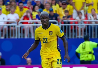 Từ chối bàn về HLV Alonso, Caicedo chỉ lo World Cup
