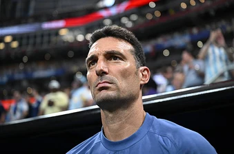 Từ kẻ đóng thế, Lionel Scaloni chờ bước vào ngôi đền huyền thoại