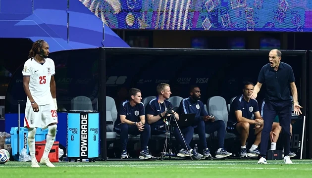 Tuchel quát tháo Djed Spence trong trận Anh thắng Congo Tuchel quát tháo Djed Spence trong trận Anh thắng Congo