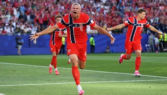 Tuyển Na Uy được tiếp tế hơn 400kg cá và phô mai tại World Cup