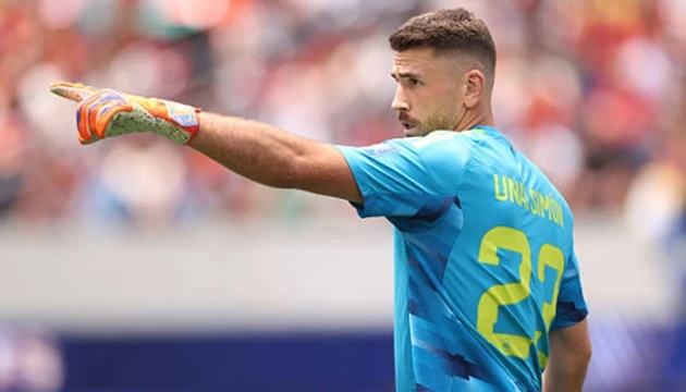 Unai Simon phá kỷ lục giữ sạch lưới của huyền thoại Walter Zenga Unai Simon phá kỷ lục giữ sạch lưới của huyền thoại Walter Zenga