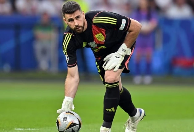 Unai Simon phá kỷ lục giữ sạch lưới tại World Cup Unai Simon phá kỷ lục giữ sạch lưới tại World Cup
