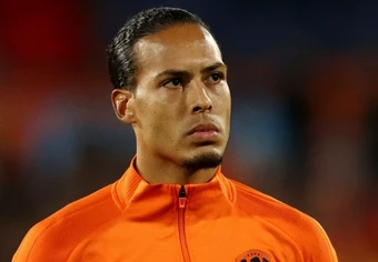 Van Dijk đối mặt bài test từ song sát Gyokeres - Isak